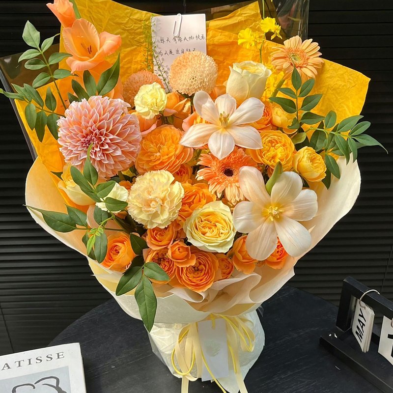 奶油桃子大丽花混搭郁金香果汁阳台玫瑰花束