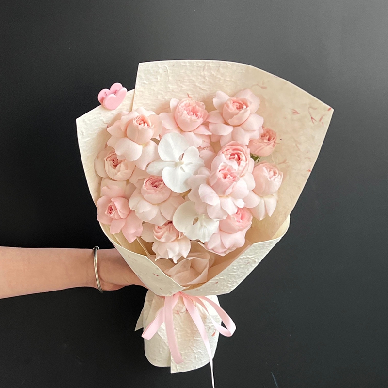 【柳州花店】粉色系仙子之吻玫瑰鲜花花束混搭蝴蝶兰迷你精致简约小花束送女朋友闺蜜鲜花花束