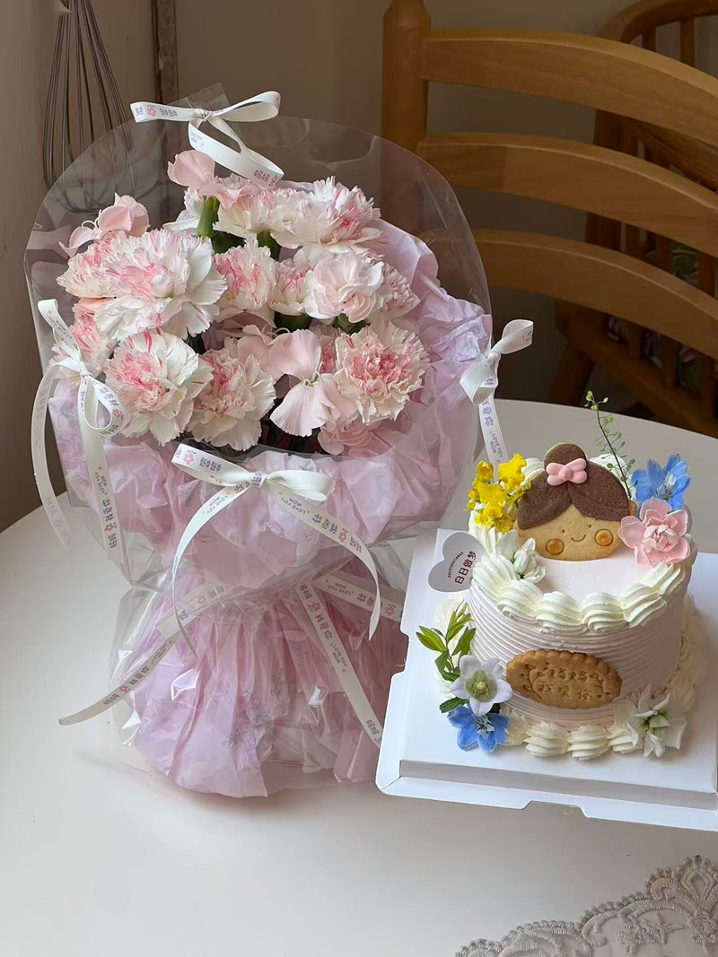 【母亲节预售】康乃馨花束+4寸蝴蝶花园蛋糕